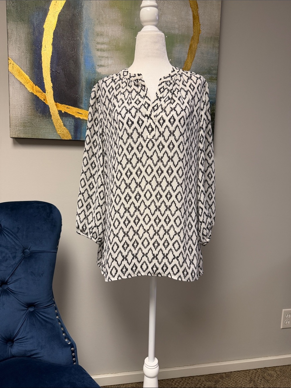 Women's Black & White Geometric Split-Neck Tunic